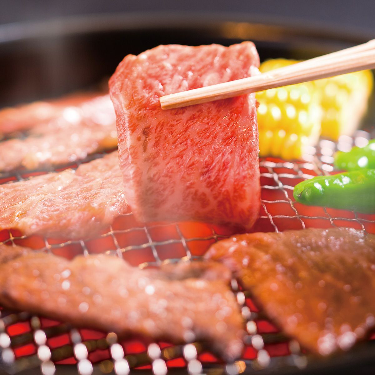 創業60年 鈴木食肉店の「四万十麦酒牛」バラ厚切り焼肉用 | しまんと